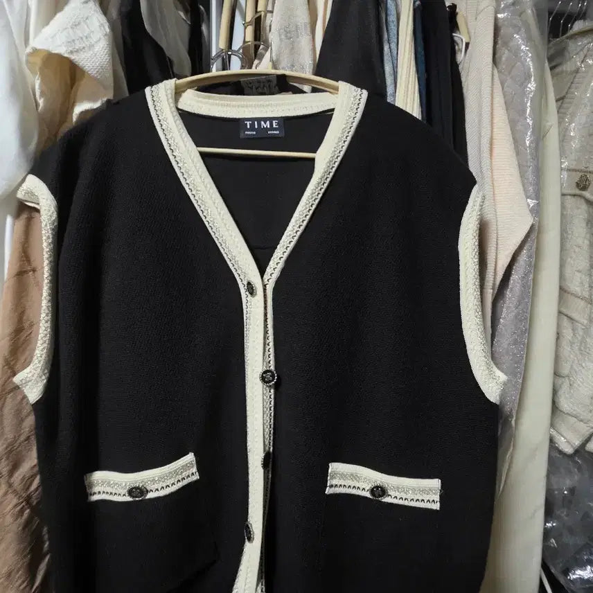 [BUNJANG] Time Vest Cardigan Black / 타임 조끼 가디건 팝니다