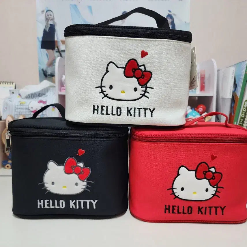 [BUNJANG] Hello Kitty Cosmetic Pouch / (새상품)헬로키티 화장품 파우치