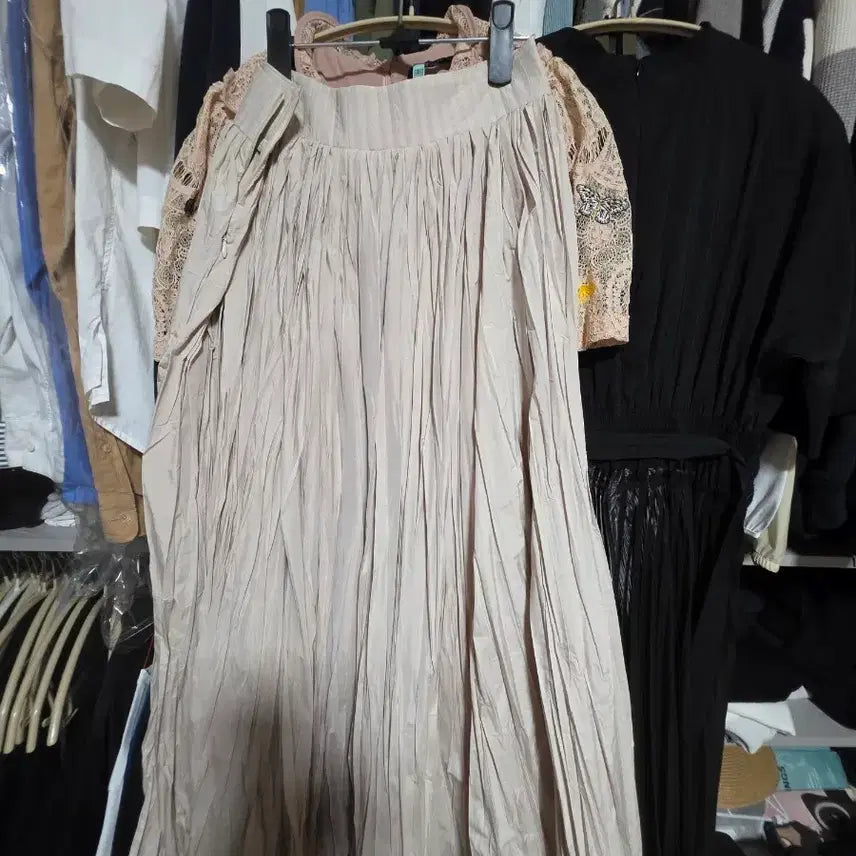 [BUNJANG] Lanvin Chiffon Pleated Skirt Oatmeal / 랑방 쉬폰 주름 스커트 오트밀 색상 팝니다