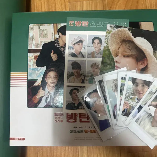 [BUNJANG] BTS 2021 Season's Greetings Photocard Poster Calendar Sticker Set / 방탄소년단 2021년 시즌그리팅