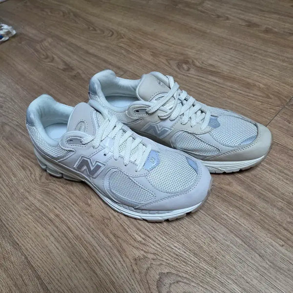 [BUNJANG] New Balance 2002R White Ivory (265) / 뉴발란스 2003r 화이트 아이보리 265