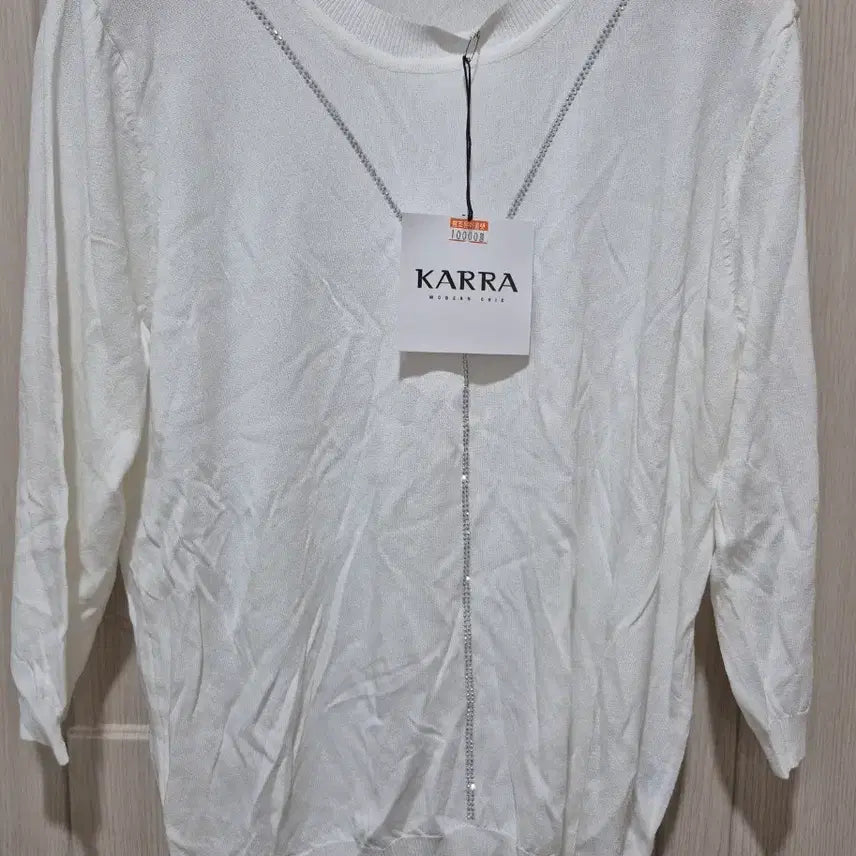 [BUNJANG] Karra Summer Knit White Cubic Embellished Top (Up to US Size 12) / 새상품 10만원짜리 카라 브랜드 여름니트 화이트 큐빅 장식(~77반까지)