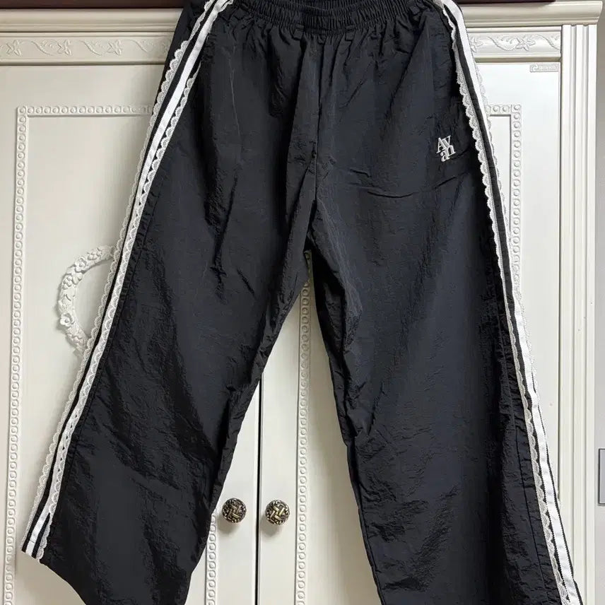[BUNJANG] Urban Dress Reina Lace Track Pants Black S / 어반드레스 레이나 레이스 트랙 팬츠(블랙/S)