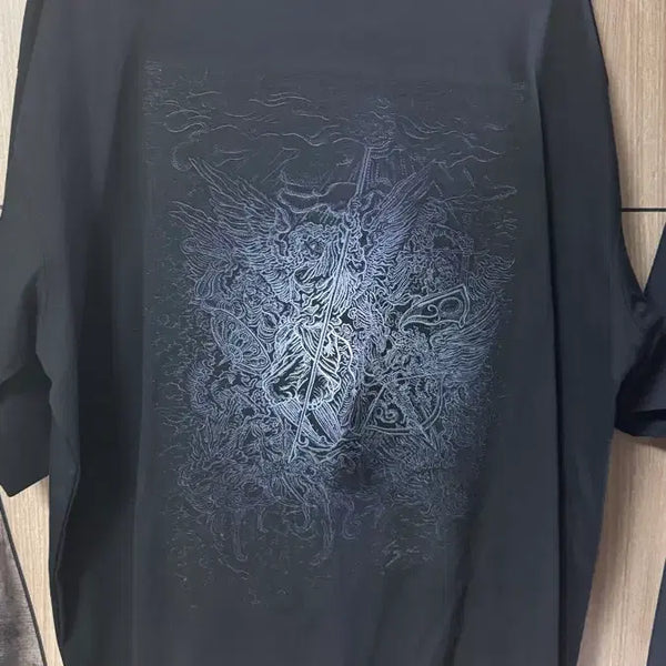 [BUNJANG] Songzio Angel Embroidered Short Sleeve T-Shirt / 송지오 25 엔젤 자수 반팔 50