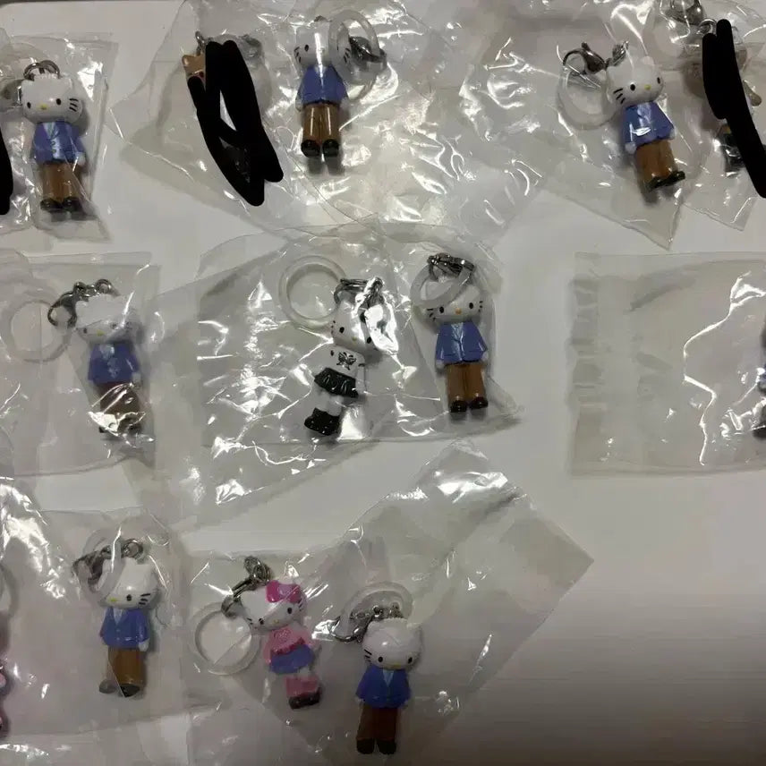[BUNJANG] Sanrio Long-Legged Kitty Charm / 산리오 롱다리 키티 메지루시