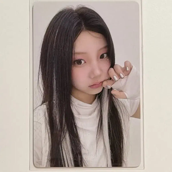[BUNJANG] ILLIT Wonhee 'BORN TO BE' Lucky Draw Photocard / 아일릿 원희 포카 빌려온 고양이 bomb 이즈위