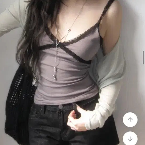 [BUNJANG] Modi Mood Sanding Lace V-Neck Sleeveless Top Mocha / 모디무드 샌딩 레이스 브이 나시 모카