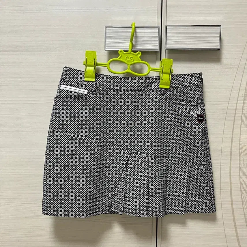 [BUNJANG] Louis Castel Women's Golf Skirt Size 67 / 루이까스텔 골프치마 67사이즈