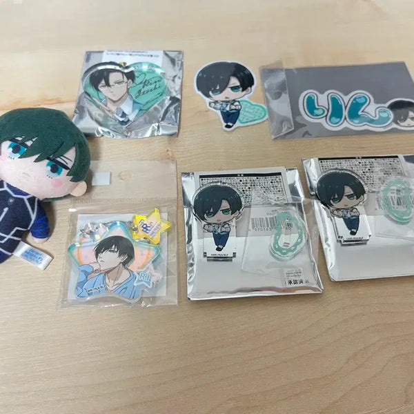 [BUNJANG] Blue Lock Isagi Yoichi Bundle Set (Plush, Acrylic, Sticker) / 불루록 이토시 린 알괄 (누이, 아크릴, 스티커)