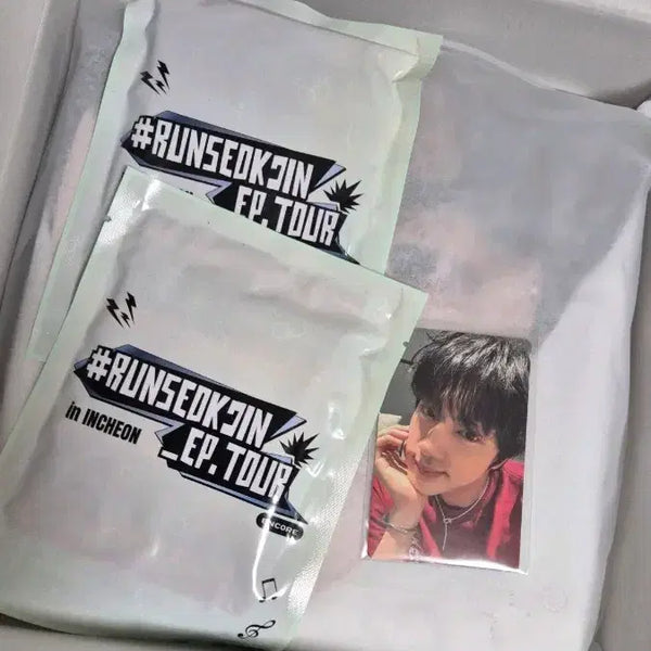[BUNJANG] DPR JIN Run Jinnie Raincoat Photocard Bundle Set / 달려라석진 우비 포카 런석진 역조공