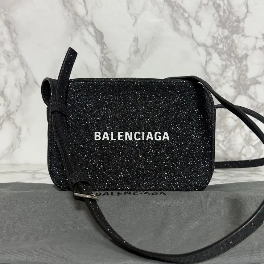 [BUNJANG] Balenciaga Glitter Crossbody Bag Black / [OS] 발렌시아가 글리터 크로스백 블랙