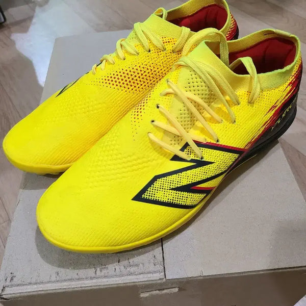 [BUNJANG] New Balance Furon v8 Elite TF Futsal Shoes (255mm) / 뉴발 퓨론v8 엘리트 tf 풋살화
