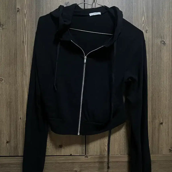 [BUNJANG] Black Cropped Slim Fit Zip-Up Hoodie / 블랙 크롭 슬림핏 후드집업