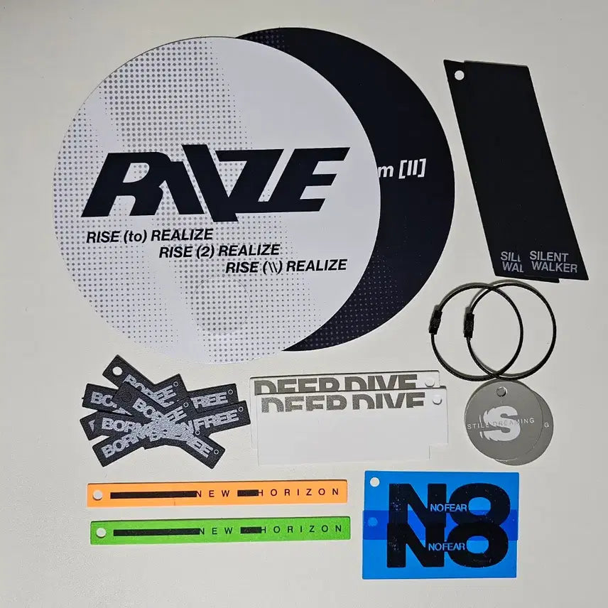 [BUNJANG] RIIZE ARCHIIVE Popup Exclusive Keychain / RIIZE 라이즈 ARCHIIVE 팝업 입장 특전 키링 부채