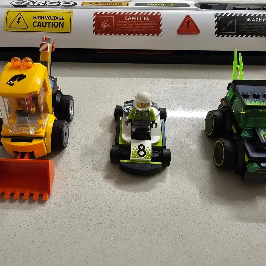 [BUNJANG] LEGO City Series Excavator, Racing Car, and Truck Set / 레고 시티 시리즈 3종 판매