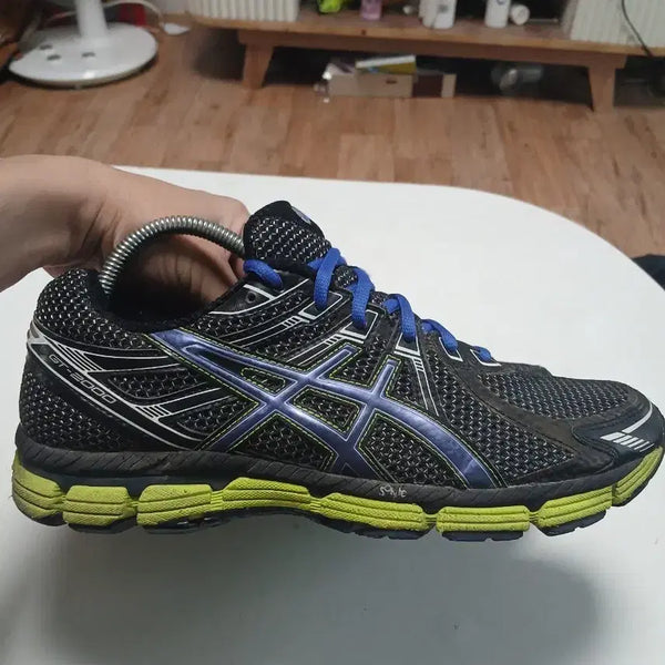 [BUNJANG] Asics GT-2000 Running Shoes Black/Blue/Fluorescent 270 / 아식스 GT-2000 런닝화 블랙/블루/형광270