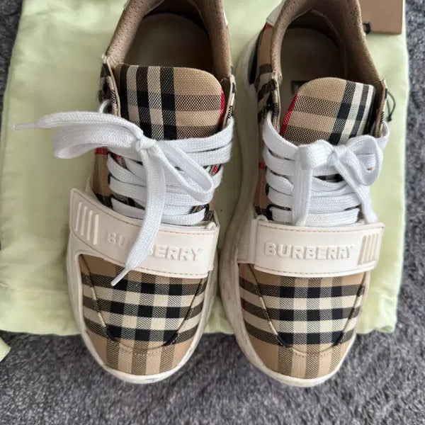 [BUNJANG] Burberry Check Sneakers Size 230 / 버버리 스니커즈 230사이즈