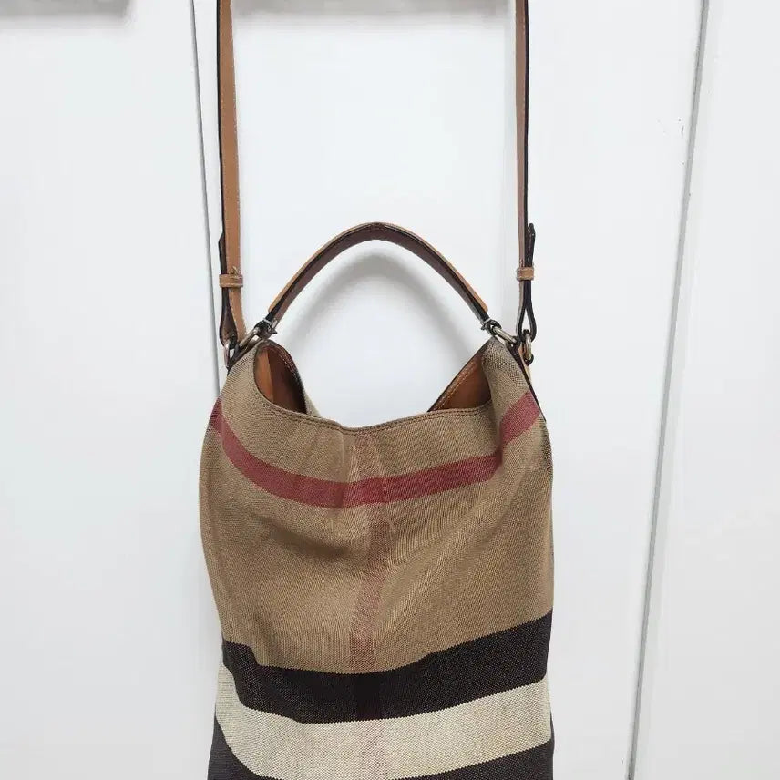 [BUNJANG] Burberry Ashby Hobo Bag / 버버리 애쉬비 호보백