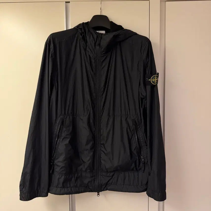 [BUNJANG] Stone Island Crinkle Reps Hooded Jacket / 스톤아일랜드 크링클랩스 바람막이