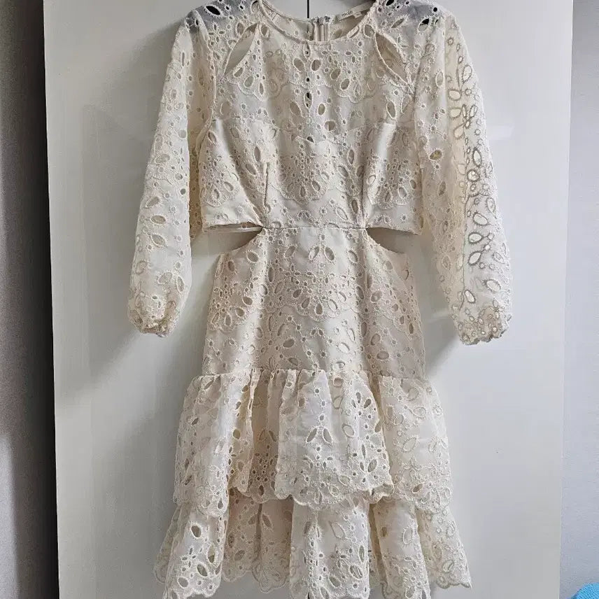 [BUNJANG] Maje Punching Lace Dress / 마쥬 펀칭 레이스 원피스36(새상품급)