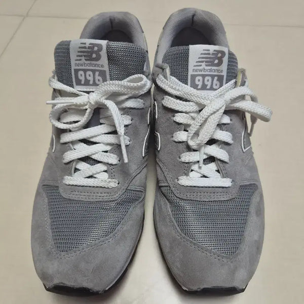[BUNJANG] New Balance 996 Grey Suede Sneakers Size 260 / 뉴발란스 996 그레이 스웨이드 스니커즈 260