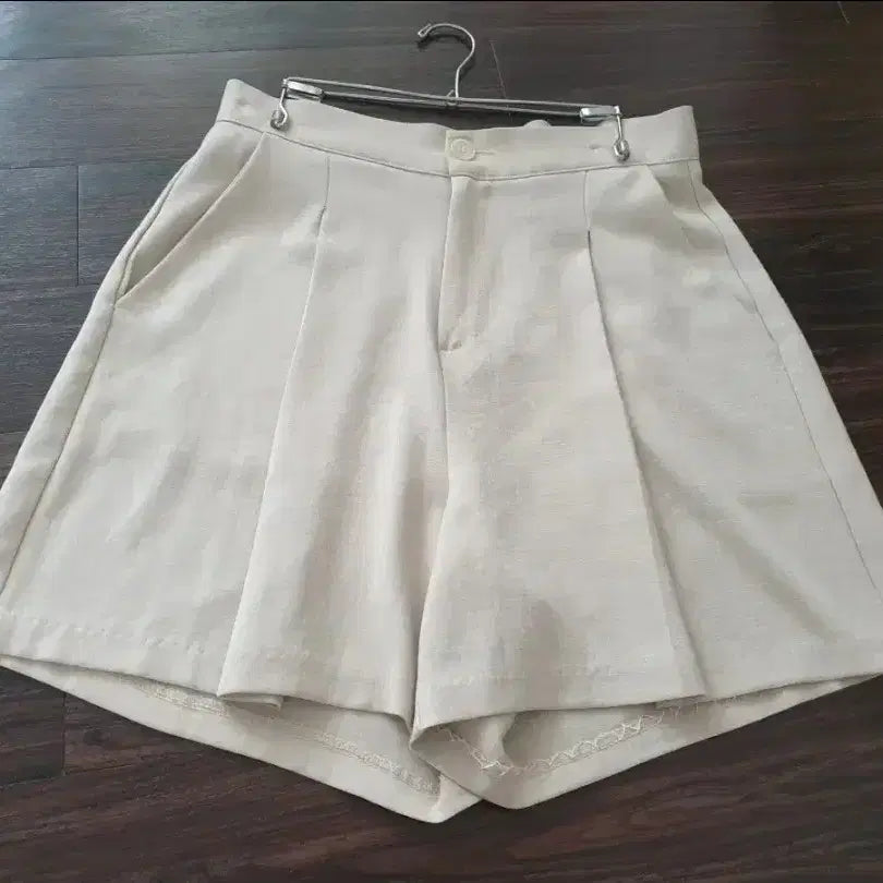 [BUNJANG] Pleated Shorts / (오늘특가) 연베이지 핀턱반바지 정장반바지