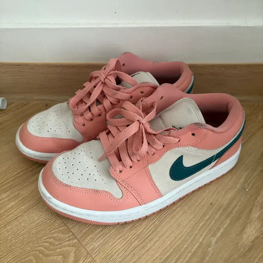 [BUNJANG] Air Jordan 1 Low Pink/Green Suede Sneakers / 에어조던1 로우 핑크/그린 스웨이드 스니커즈