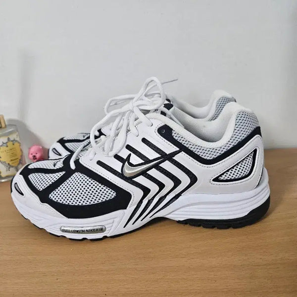 [BUNJANG] Nike Pegasus 2005 2K5 White/Black US 9 / 나이키 페가수스 2005 2k5 흰검 270사이즈(택포)