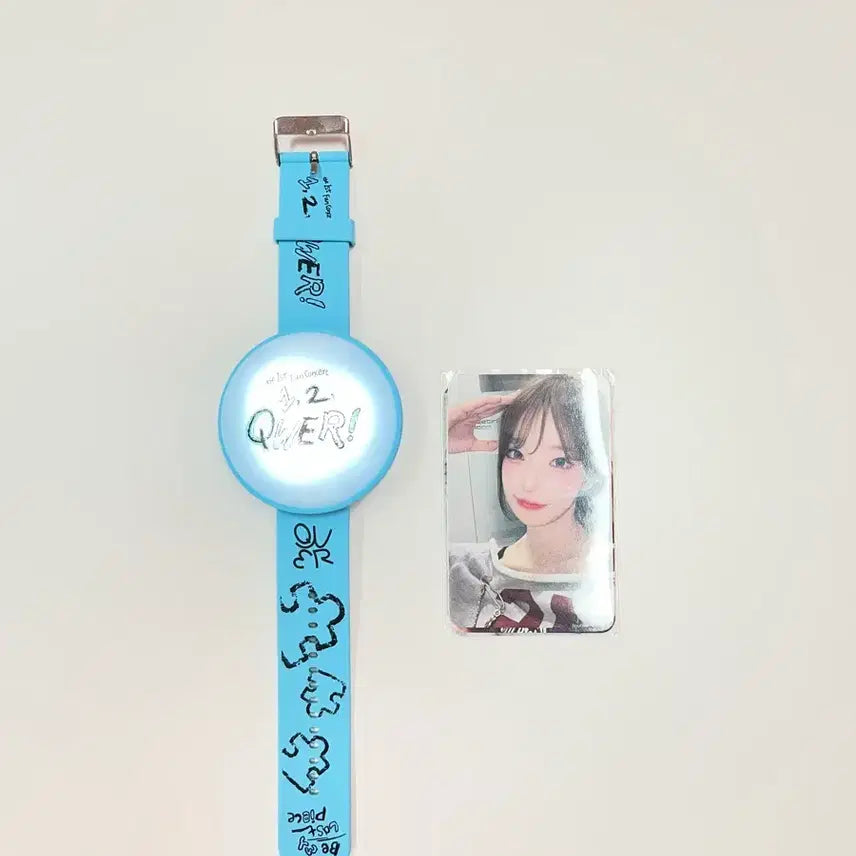 [BUNJANG] Fan Meeting Bracelet + POB Photocard Bundle Set / qwer팬콘 팔찌 + 미공포 포카 1세트
