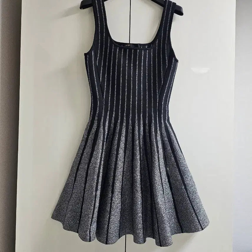 [BUNJANG] Maje Knit Dress Silver Thread Detail Size 36 / 마쥬 니트원피스36(새상품급)