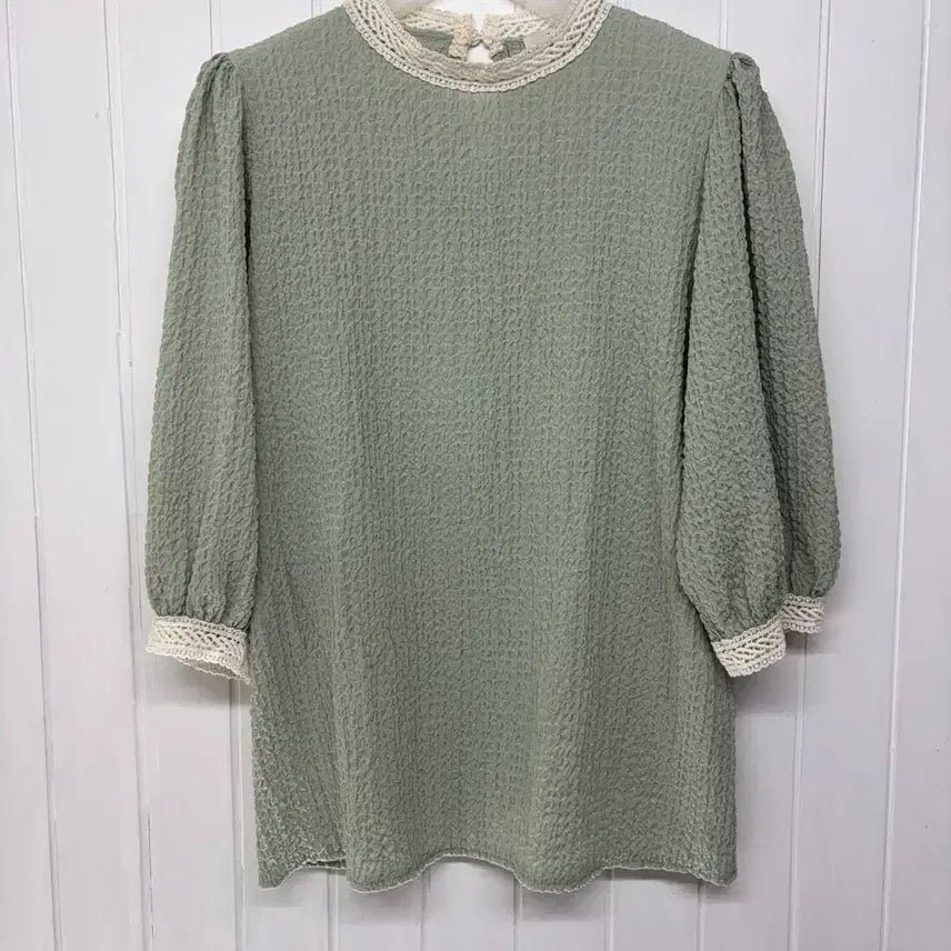 [BUNJANG] The Izzat Wrinkle Lace Blouse Free Size / 더이잗 링클 레이스 블라우스 Free ㅡ0701