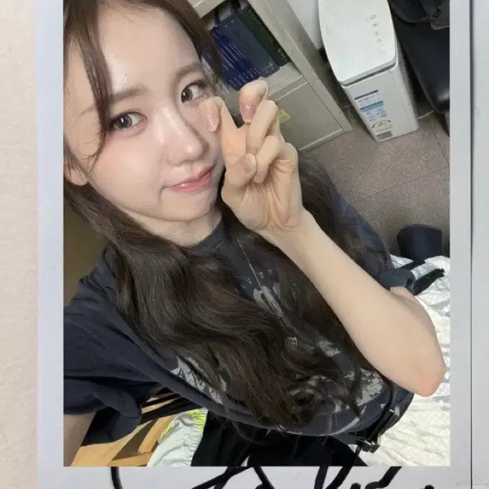 [BUNJANG] Wuyou Wuyou WXW Signed Polaroid / 우아 우연 WXW 싸인 폴라로이드