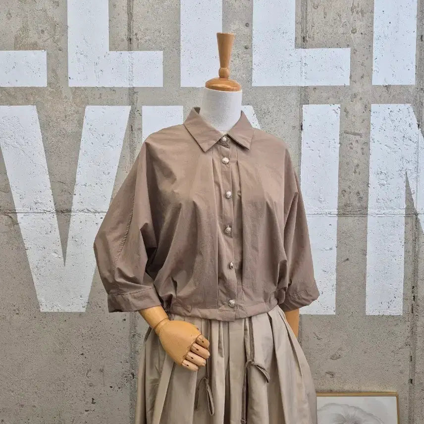 [BUNJANG] Lepita 2025 Crop Shirt Blouse / 르피타 2025상품  크롭 셔츠블라우스
