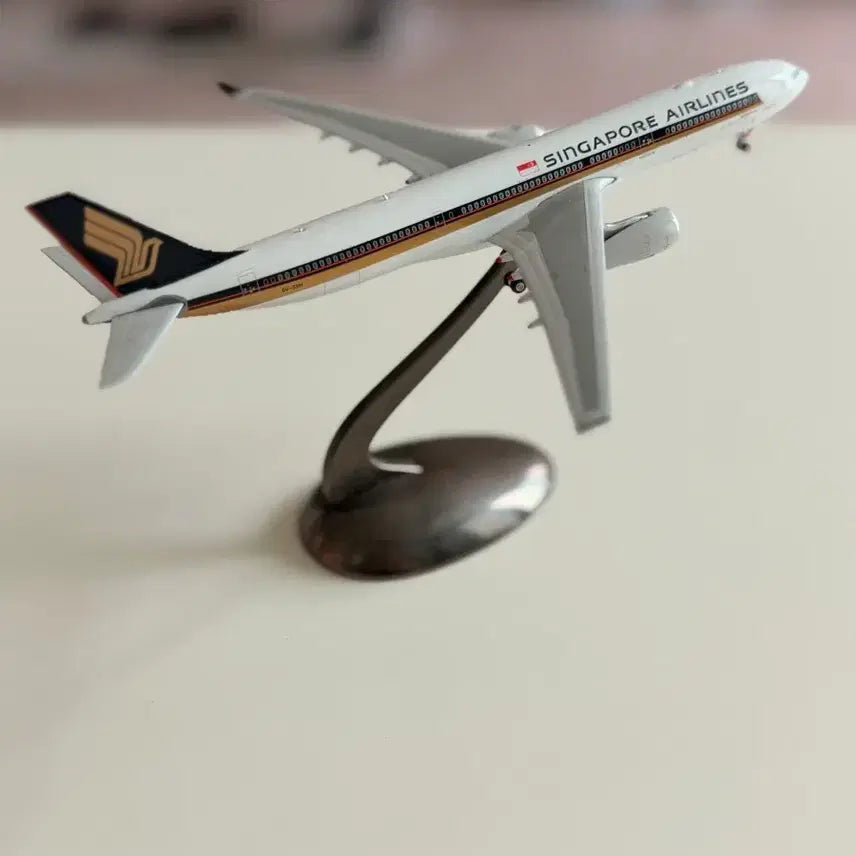 [BUNJANG] Phoenix A330-300 Singapore Airlines Diecast Aircraft Model 1:400 Scale / 피닉스 A330-300 싱가포르항공 다이캐스트 항공기 모형