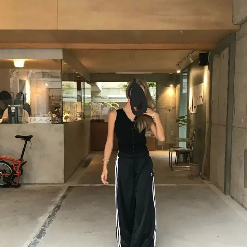 [BUNJANG] Adidas Satin Track Pants Black IU2520 / [새상품] 아디다스 새틴 트랙 팬츠 블랙 IU2520