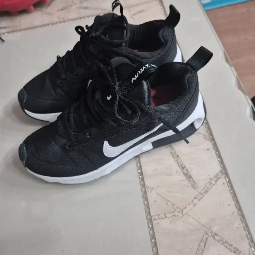 [BUNJANG] Nike Air Max Black White Sneakers / 나이키 에어맥스 블랙 흰색 스니커즈