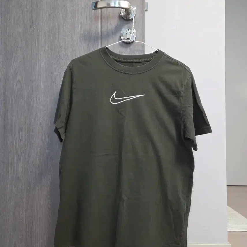[BUNJANG] Nike Swoosh T-Shirt Olive / 나이키 스우시 반팔 티셔츠 올리브