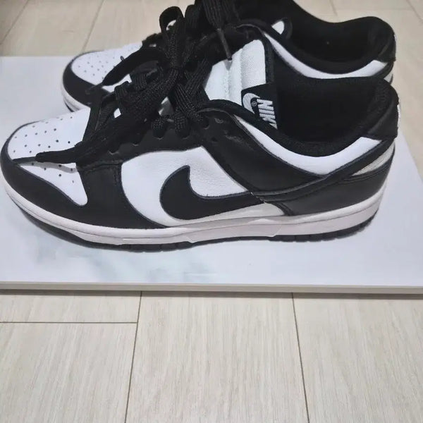 [BUNJANG] Nike Dunk Low Black White Shoes / 나이키 덩크 로우 블랙 화이트.235.정품