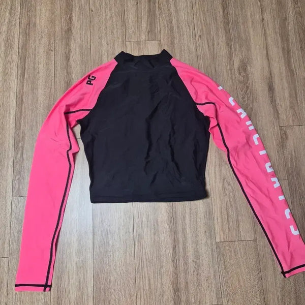 [BUNJANG] PARIGATES Rash Guard Cropped Design Size 0 / 새옷) 파리게이츠 래쉬가드