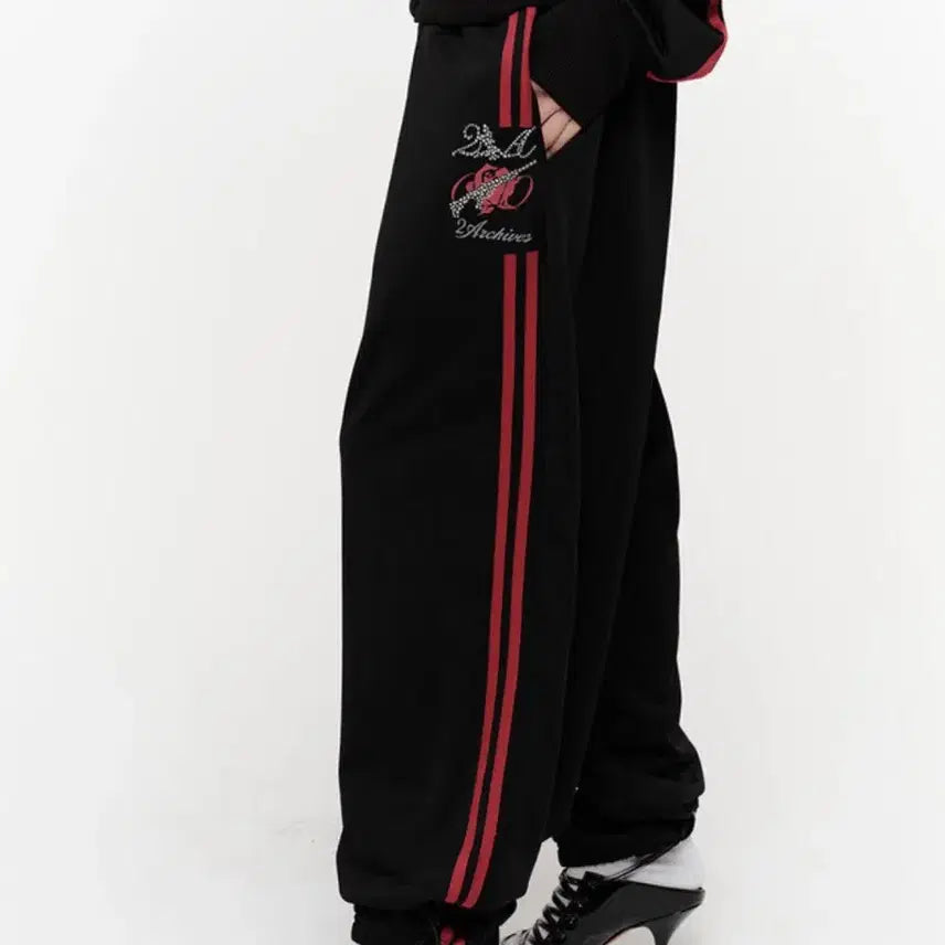 [BUNJANG] 2000 Archives Rosie Sweatpants Black / 2000아카이브스 로지 스웻팬츠 블랙