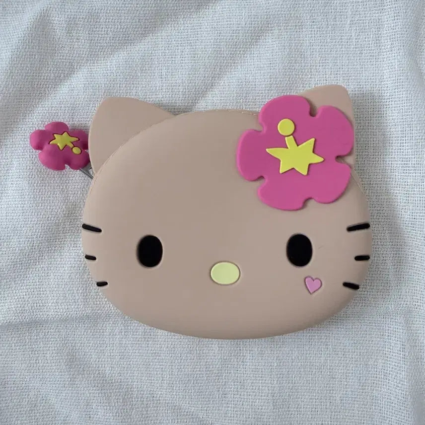 [BUNJANG] Sanrio Tanning Kitty Pouch / 산리오 태닝키티 파우치