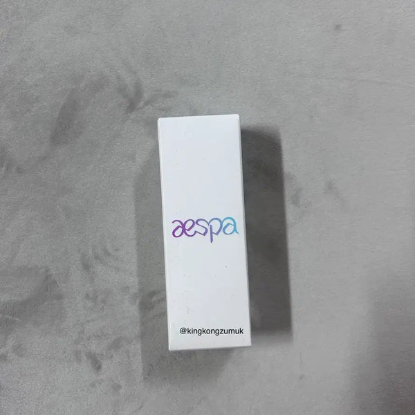 [BUNJANG] Aespa Official Light Stick Lip Balm (Sealed) / 미개봉)에스파 스봉밤 응원밤 응원봉립밤
