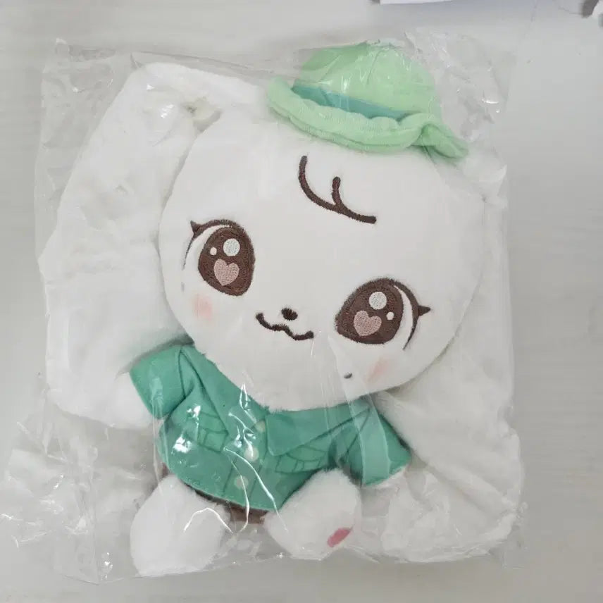 [BUNJANG] IVE Jang Wonyoung Everland Minibru Cast Plush (Sealed) / (미개봉) 아이브 ive 에버랜드 01 미니브 캐스트 플러시 장원영 체리