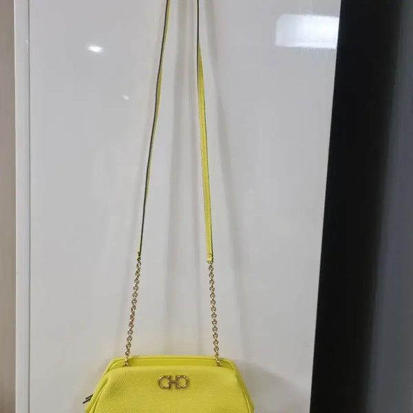 [BUNJANG] Salvatore Ferragamo Gancini Chain Shoulder Bag Lemon Yellow / 페라가모 간치니 체인 숄더백 레몬옐로우