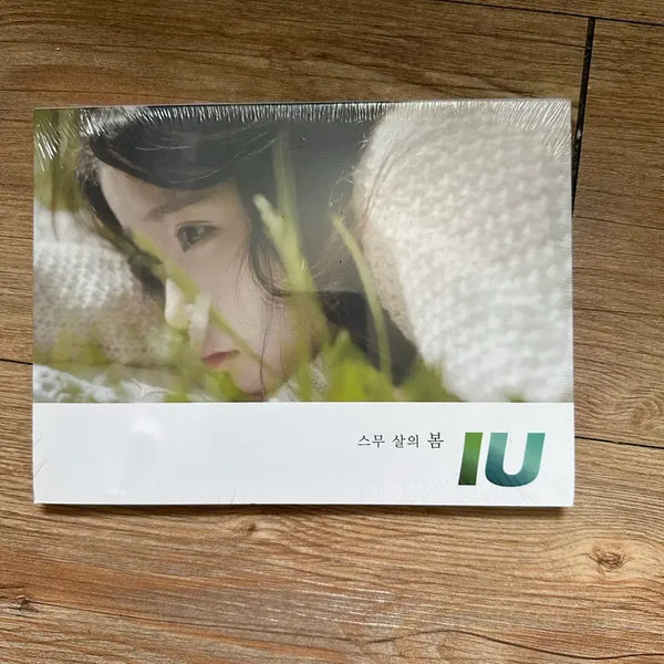 [BUNJANG] IU Twenty Years of Spring Album / 아이유 스무살의 봄 앨범