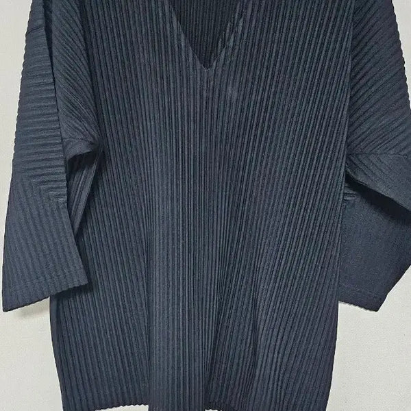 [BUNJANG] Homme Plissé V-Neck Short Sleeve Top / Homme Plisse 브이넥 반팔 JK146
