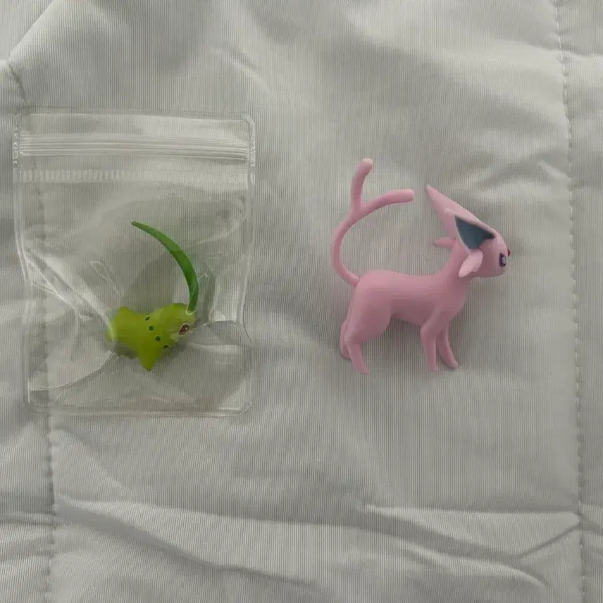 [BUNJANG] Pokemon Chikorita Eevee Scale World Johto Region Figure / 포켓몬/ 치코리타 에브이 스케일 월드 성도지방 피규어