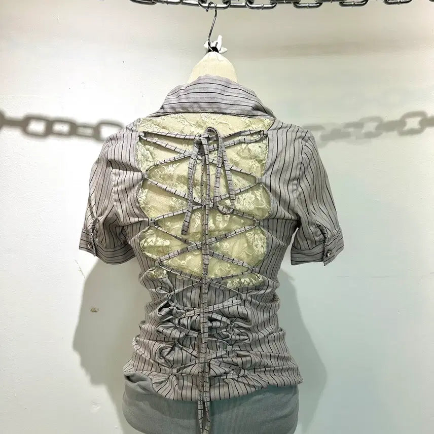 [BUNJANG] String Tie Back See-Through V-Neck Lace Top / 백포인트 오네갸루 스트링 레이스 시스루 브이넥 탑