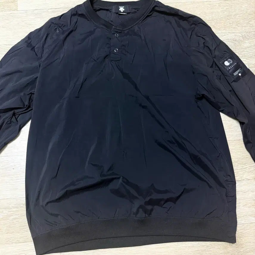 [BUNJANG] Descente Dualis Lightweight Woven Sweatshirt / 데상트 듀얼리스 경량 우븐 맨투맨