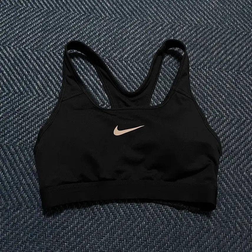 [BUNJANG] Nike Swoosh Dri-FIT Sports Bra S / 나이키 스우시 드라이핏 스포츠브라 S